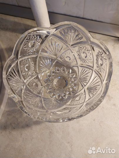 Продам хрустальную ретро вазу