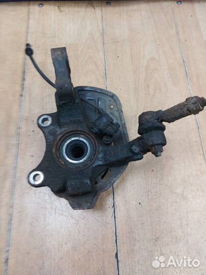 Поворотный кулак передний правый Opel Combo Z14XEP