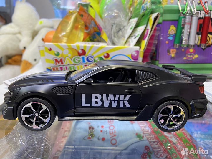 Металлическая машина с дымом