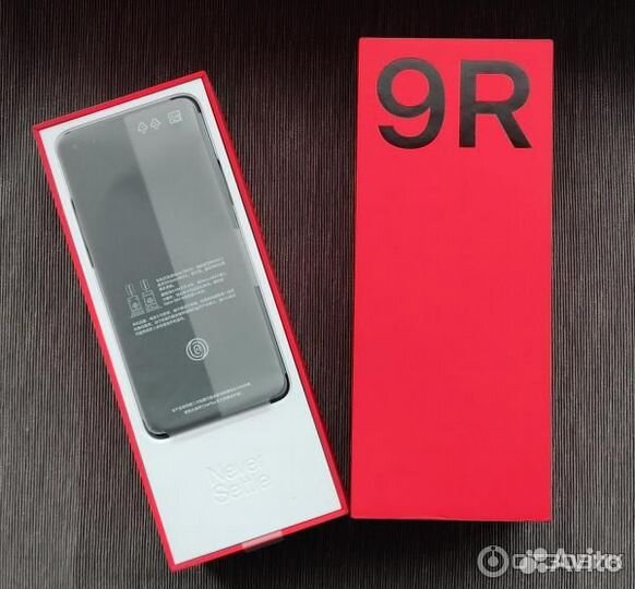 Продаю OnePlus 9R 8GB 256GB
