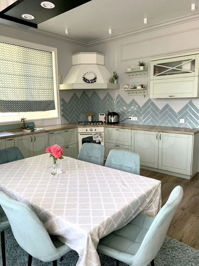 Коттедж 183 м² на участке 10 сот.