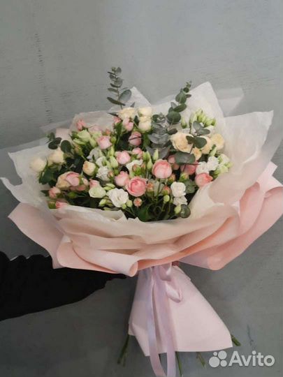 Букеты из кустовых роз