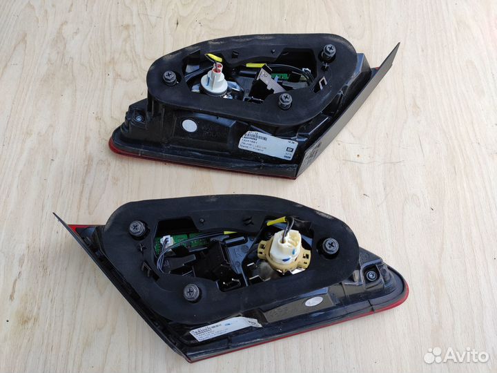 Фонарь задний внутренний LED диодный Astra J GTC