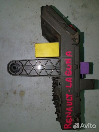 Блок предохранителей Renault Laguna 1 универсал