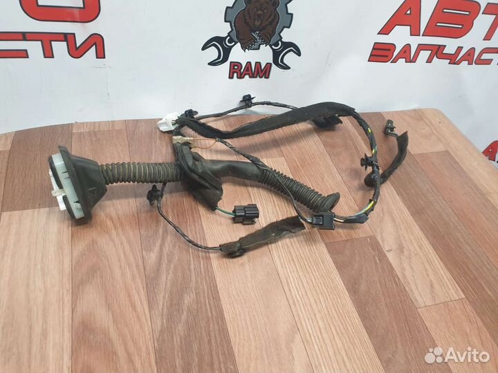 Проводка передней левой двери Renault Sandero