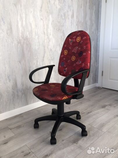 Компьютерное кресло