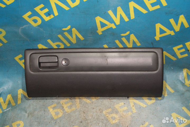 Крышка бардачка Volvo V70