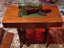 Швейная машина со столом Minerva
