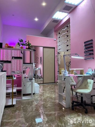 Маникюр/педикюр в студии