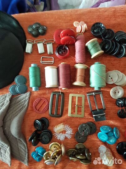 Мега лот пуговиц, пряжек, предметов для рукоделия