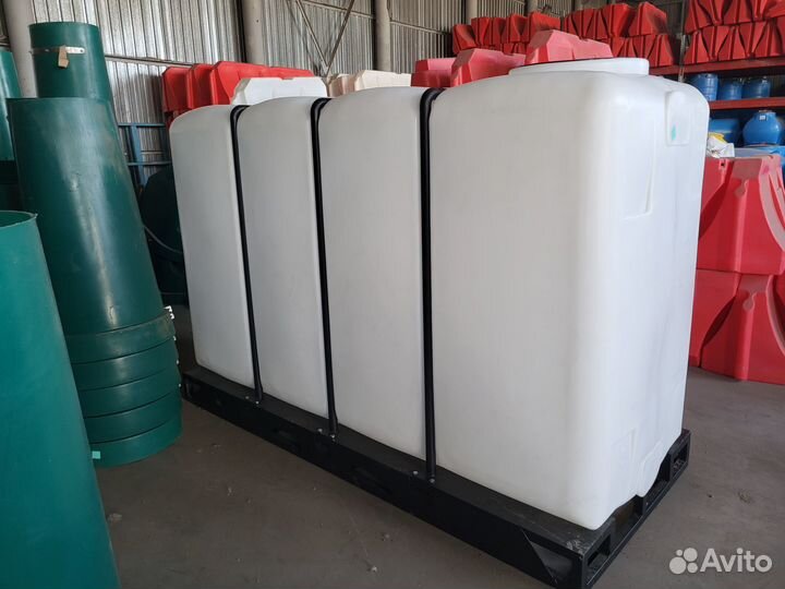 Емкость с полным сливом в обрешетке 4000л