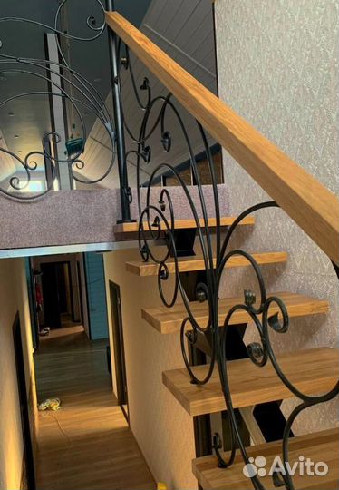 Г-образная лестница с поворотом