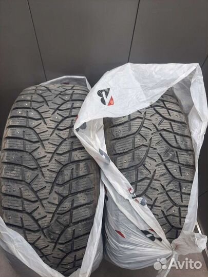 Bridgestone Blizzak Spike-02 SUV 265/50 R20