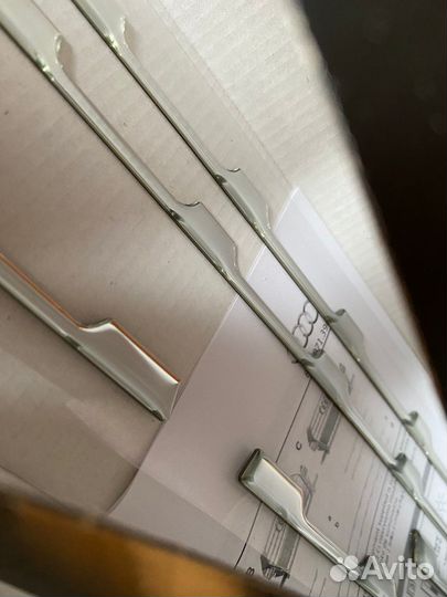 Audi Q3 оригинал Молдинг решётки радиатора хром