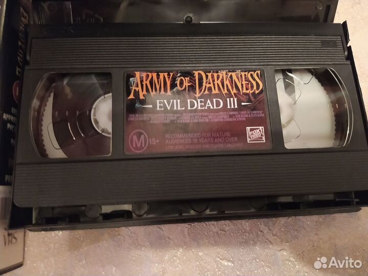 Зловещим мертвецы трилогия VHS