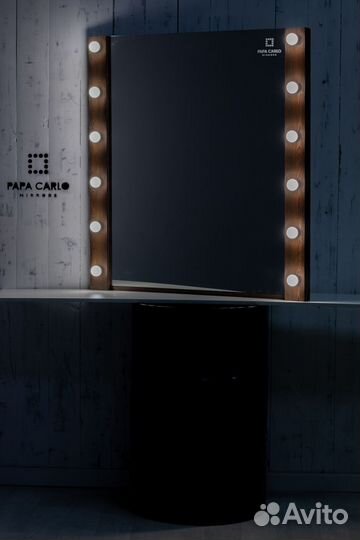 Гримерное зеркало с лампами