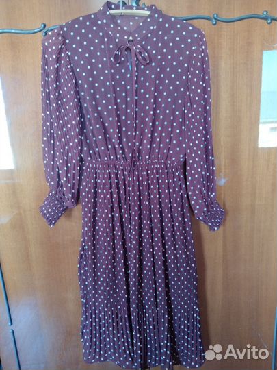 Нарядное платье в горошек