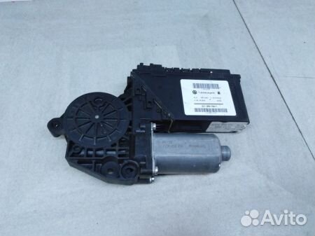 Моторчик переднего правого стеклоподъемника