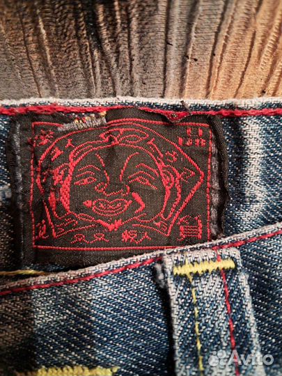 Джинсы evisu