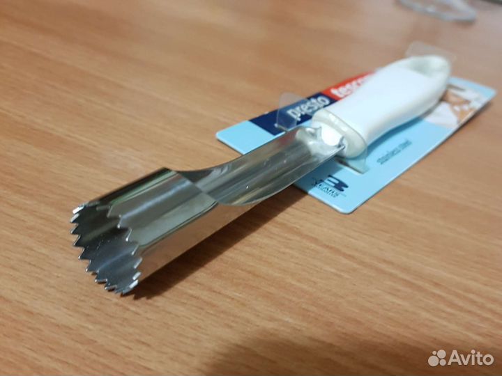 Кухонные принадлежности,ножи, скребки, орехокол