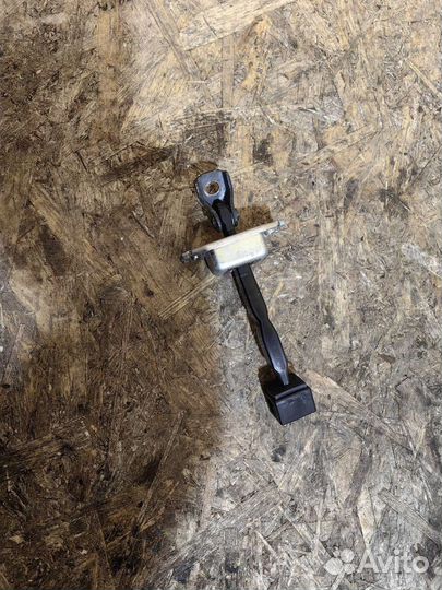 Ограничитель Двери Правый Задний Аутлендер XL