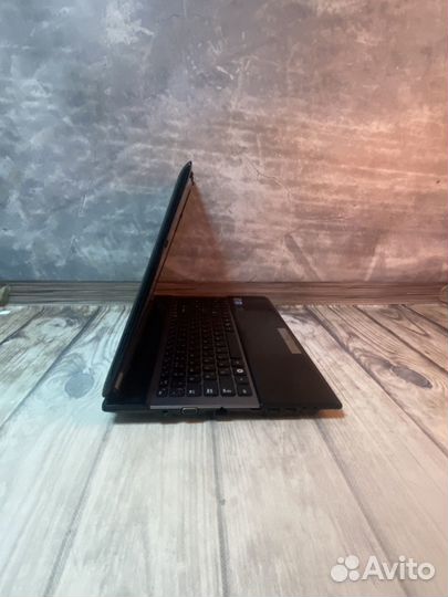 Игровой ноутбук Samsung i7 8gb SSD 256gb Geforce
