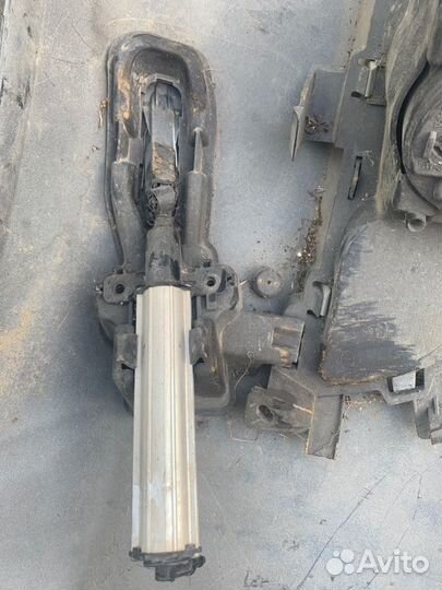 Форсунка омывателя фар передняя левая Renault