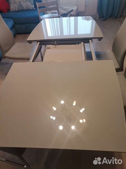 Стол обеденный