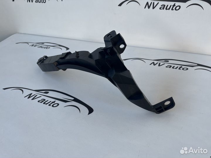 Honda crv 3 крепеж бампера под фару правое 07-12