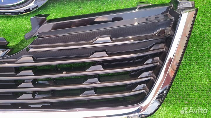 Оригинальная решетка радиатора Subaru Forester SK