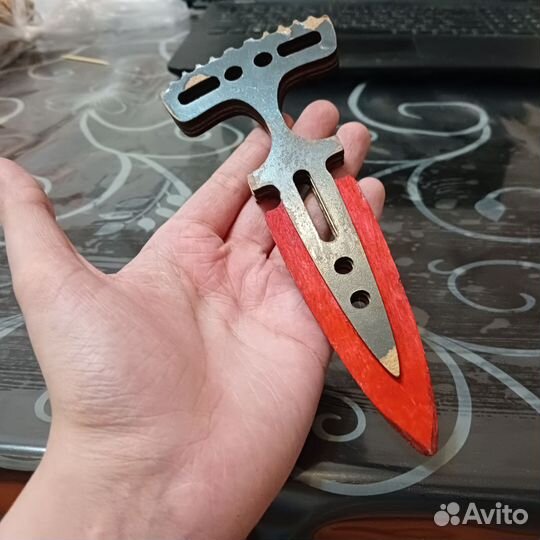 Тычковый нож из дерева