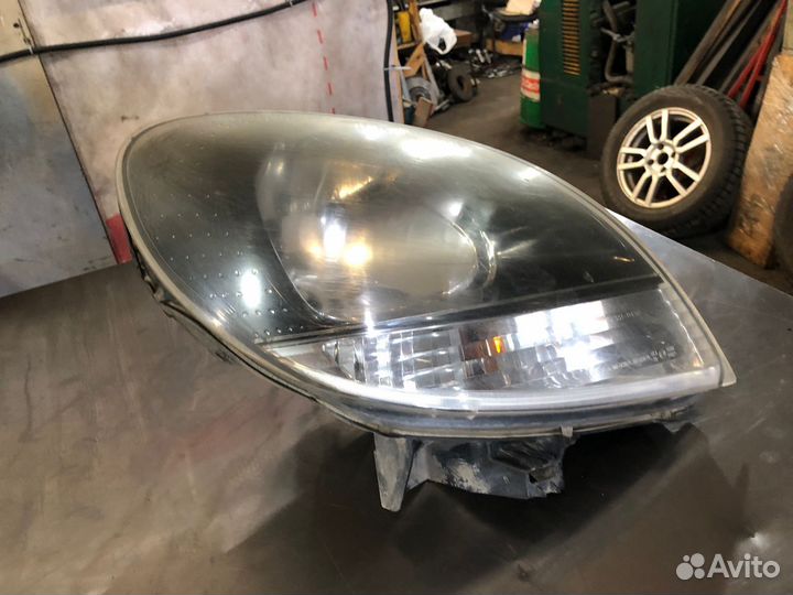 Renault kangoo фара передняя правая