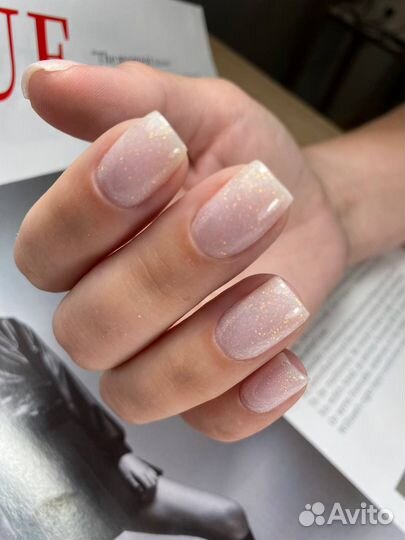 Модель на маникюр