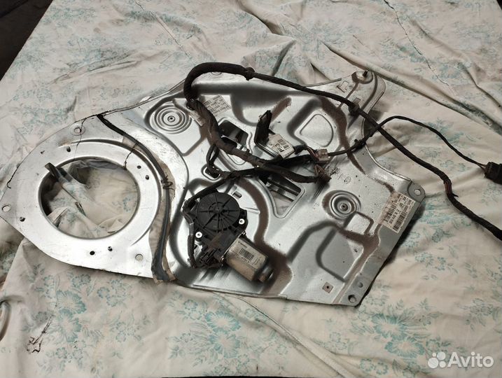 Стеклоподъемник задний левый Kia Sportage3