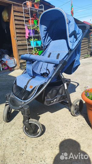 Прогулочная коляска