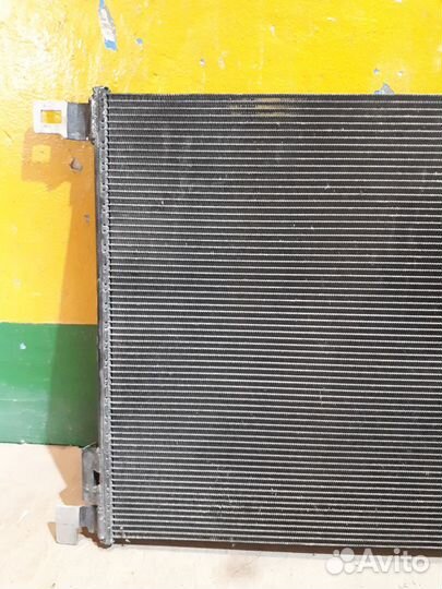 Радиатор кондиционера Audi Q7