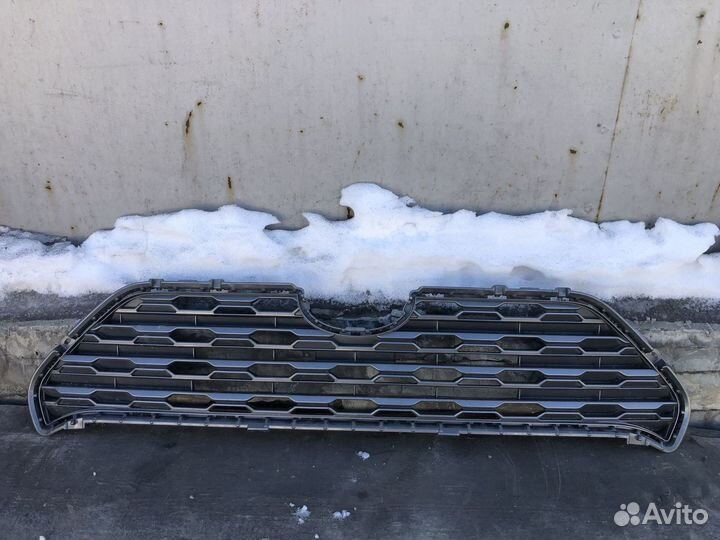 Решетка радиатора Toyota RAV4 XA50 (2018—2023) 2019