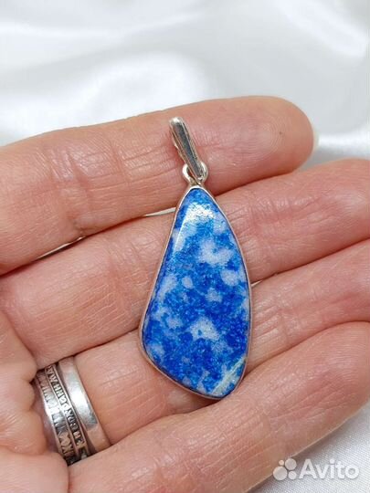 Кулон с лазуритом. Забайкалье