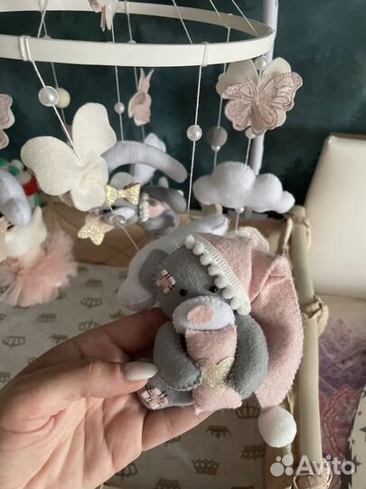 Музыкальный мобиль на кроватку из фетра