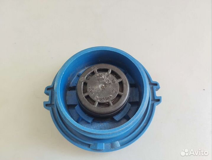 Крышка расширительного бачка Skoda Octavia\Yeti