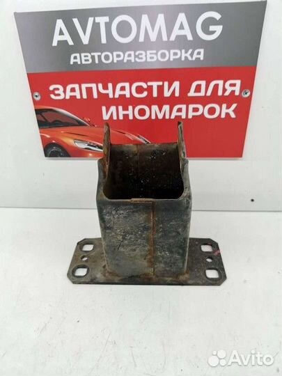 Кронштейн усилителя переднего бампера левый