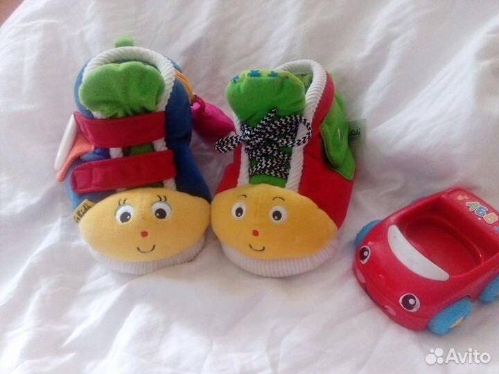 Развивающая игрушка ботинки