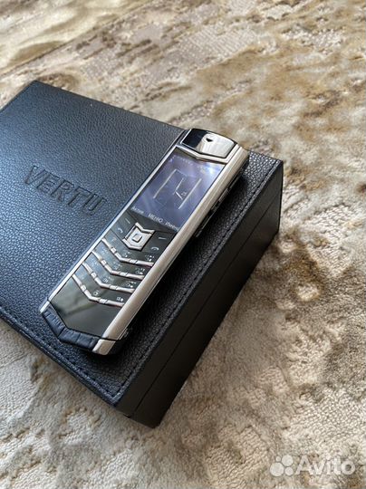 Vertu Signature Cobra