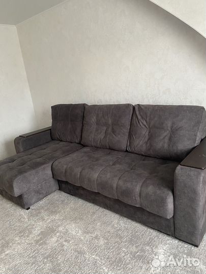 Продаю угловой диван