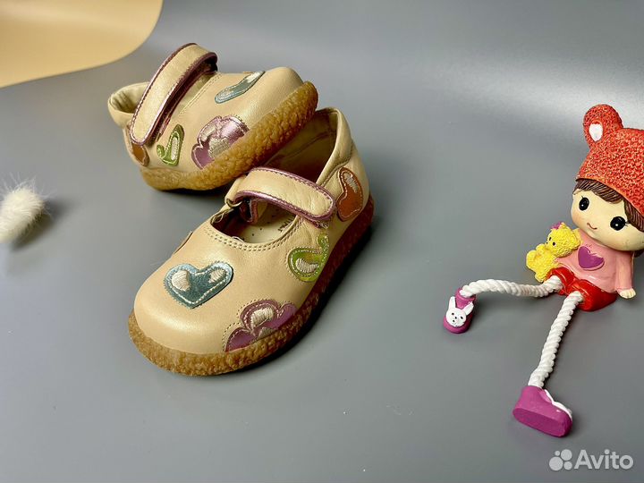 Новые туфли для девочки кожаные 20 размер