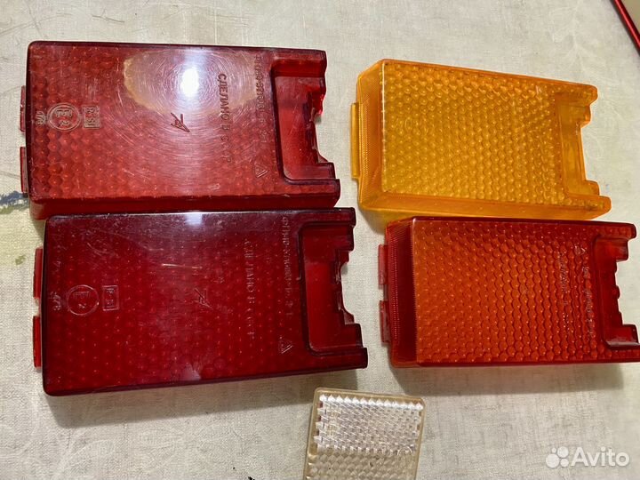 Стекла задних фонарей 2101