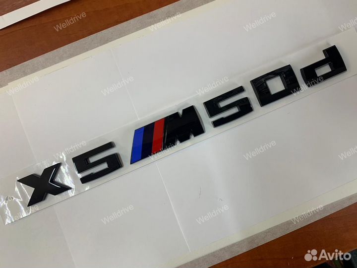 Шильд BMW X5 M50d черный глянец