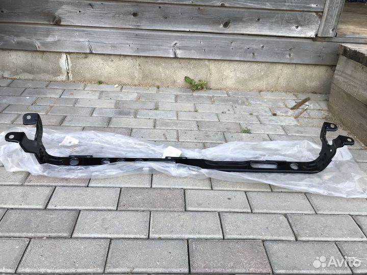 Кронштейн радиатора нижний Ford Focus 2 04-11