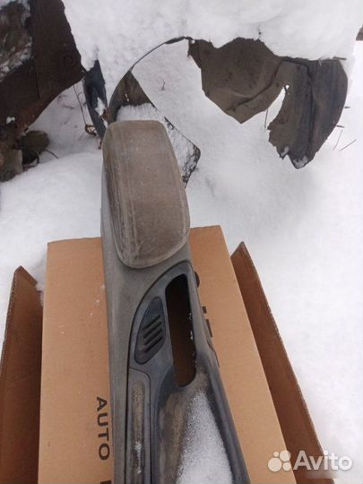 Подлокотник Ford Mondeo