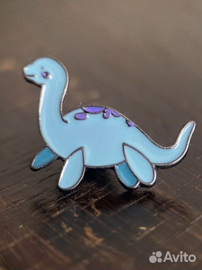 Значок металлический динозаврик